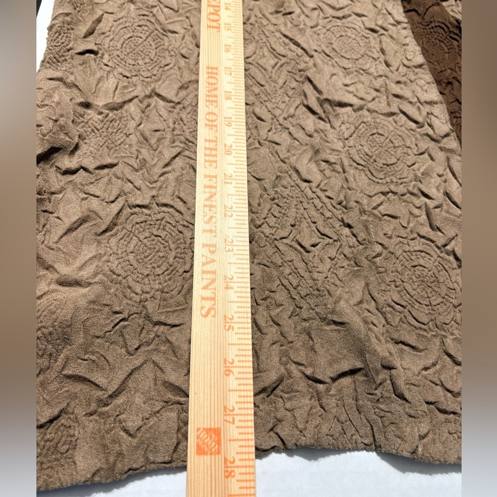 Chico's Travelers Mocha Brown Textured  Wrinkle-Resistant Ruffle Wire Collar. 3 - Picture 9 of 12